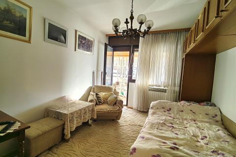 Zagreb, Gornja Dubrava - dvosoban stan s lođom