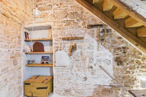 Istra, Bale - predivna nova kuća u starom gradu