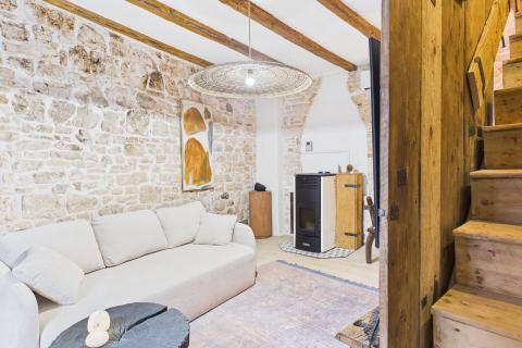 Istra, Bale - predivna nova kuća u starom gradu