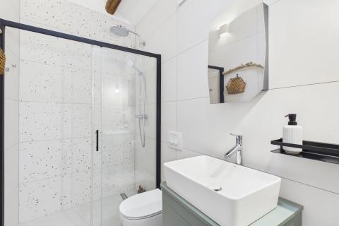 Istra, Bale - predivna nova kuća u starom gradu