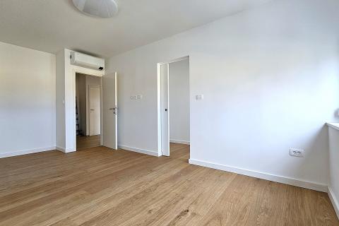 Istra, Umag centar- renoviran stan s pogledom na more