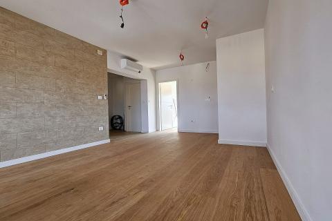 Istra, Umag centar- renoviran stan s pogledom na more