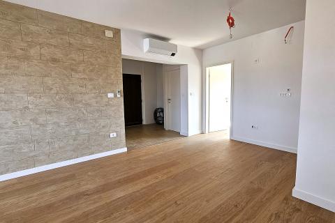 Istra, Umag centar- renoviran stan s pogledom na more