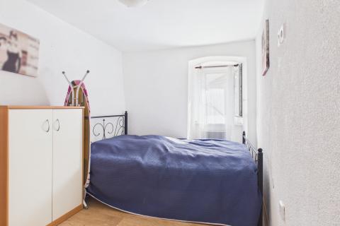 Krk, Omi&scaron;alj | Autentična kamena kuća s 2 spavaće sobe, terasa  