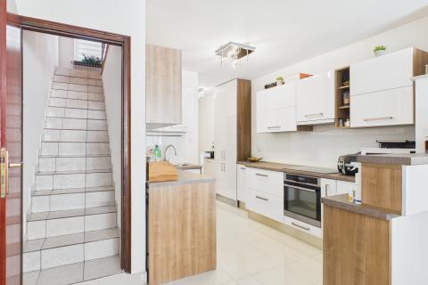 Tre&scaron;njevka, Rude&scaron; | Moderna obiteljska kuća, parking, garaža, grill - 235m&sup2; 