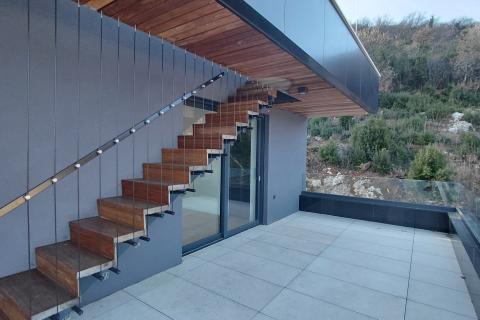 Opatija - penthouse s krovnim bazenom i prekrasnim pogledom na Kvarner