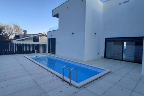 Opatija - luksuzni stan s vlastitim bazenom i panoramskim pogledom na Kvarner