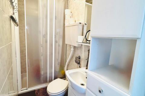 Novi Vinodolski-apartman sa terasom i parkirnim mjestom