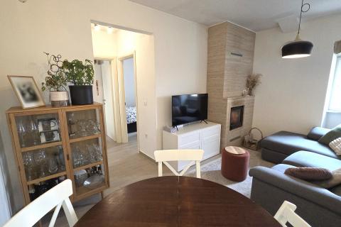 PAZIN, okolica- stan sa dvije spavaće sobe i garsonijera