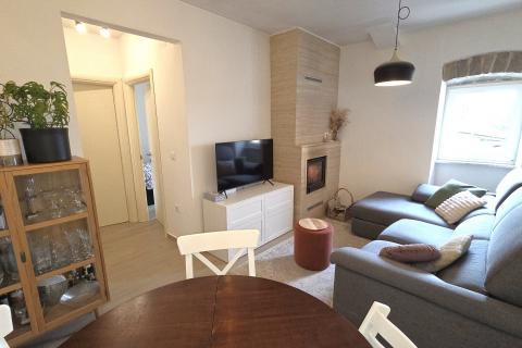 PAZIN, okolica- stan sa dvije spavaće sobe i garsonijera