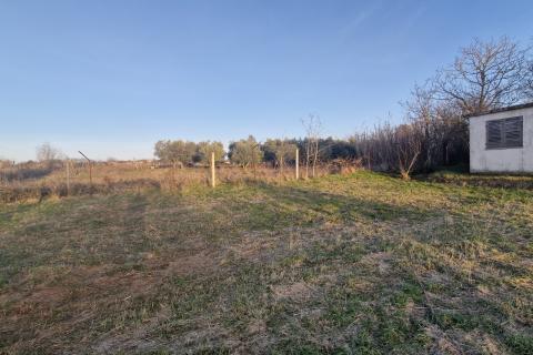 Istria, Fažana, surroundings &ndash; quiet location, land at the edge of the construction zone