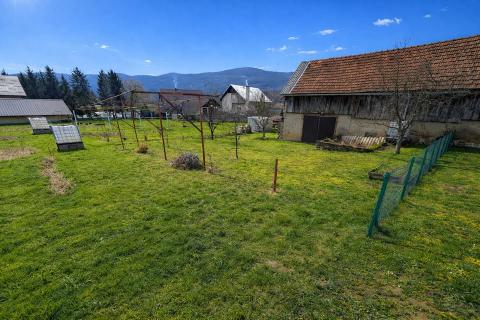 Ogulin, Jezero sabljaci, dvojna kuća s pomoćnim objektima