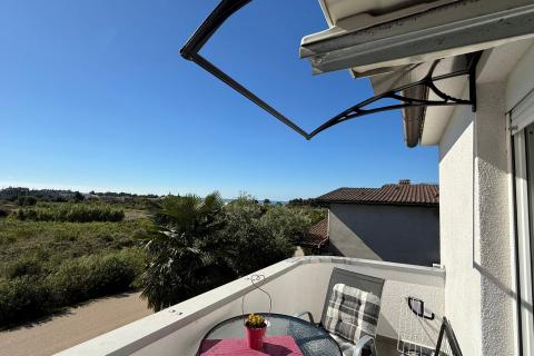 Novigrad, dvosoban stan s terasom i pogledom na more 34, 48 m2