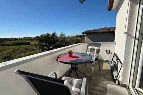 Novigrad, dvosoban stan s terasom i pogledom na more 34, 48 m2