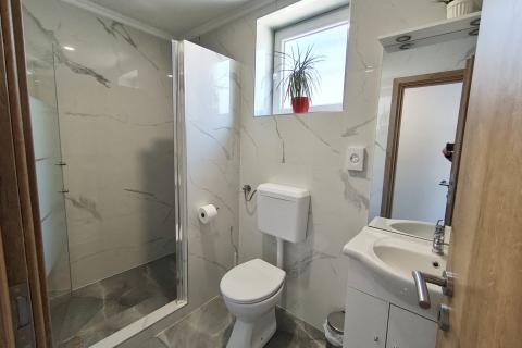 Ogulin, moderna kuća s 5 stambenih jedinica