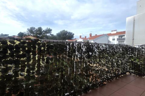 Istra,Karigador-Stan 100 m od mora, 2 sobe, balkon