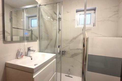 Istra,Karigador-Stan 100 m od mora, 2 sobe, balkon