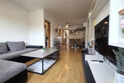 Istra,Karigador-Stan 100 m od mora, 2 sobe, balkon