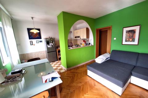 Opatija, Veprinac - samostojeća kuća s dva stana