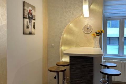 Rijeka, centar - poslovni prostor, stan 1 kat