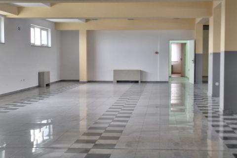 Lučko/Stupnik &ndash; poslovni prostor 450 m&sup2; s parkingom