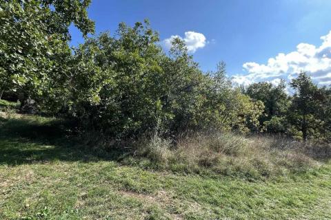 POREČ-poljoprivredno zemlji&scaron;te na rubu građevinske zone