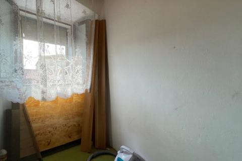 Krk, Punat - staro mestno jedro, hi&scaron;a z dvori&scaron;čem in konobo, blizu morja