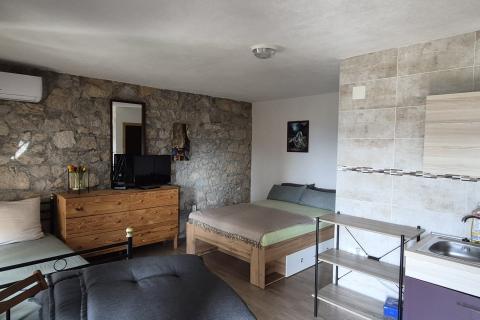 Crikvenica- Grižane,  studio apartmani  u kamenoj kući