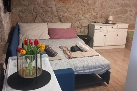 Crikvenica- Grižane,  studio apartmani  u kamenoj kući