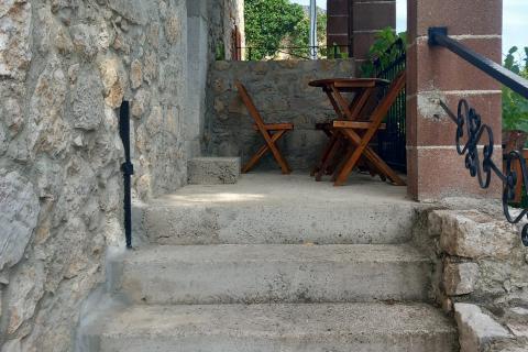 Crikvenica- Grižane,  studio apartmani  u kamenoj kući