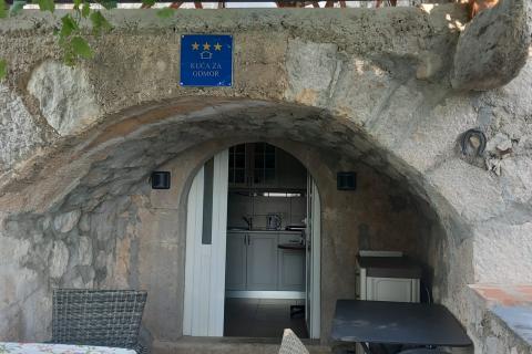 Crikvenica- Grižane,  studio apartmani  u kamenoj kući