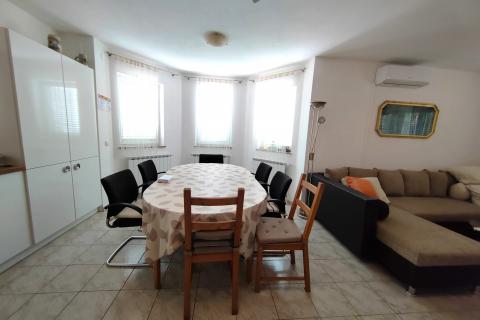 Дом Malinska, Malinska-Duba&scaron;nica, 243m2