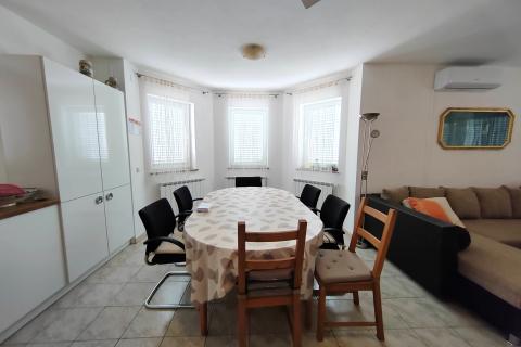 Дом Malinska, Malinska-Duba&scaron;nica, 243m2