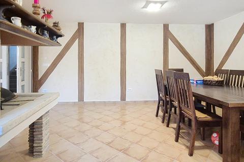 Istra, Ka&scaron;telir-Labinci - samostojeća kuća sa 3 stana, pogled more