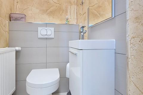 Istra, Ka&scaron;telir-Labinci - samostojeća kuća sa 3 stana, pogled more