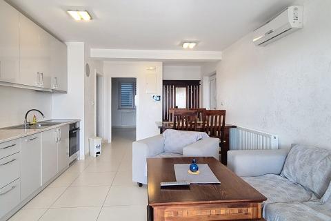 Istra, Ka&scaron;telir-Labinci - samostojeća kuća sa 3 stana, pogled more