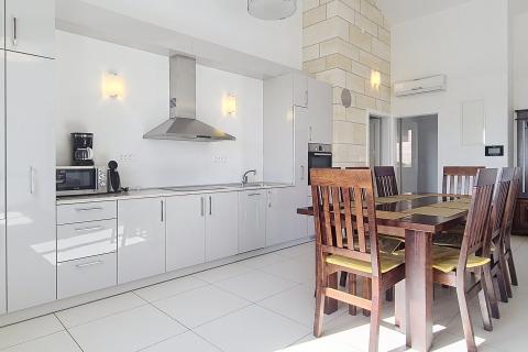 Istra, Ka&scaron;telir-Labinci - samostojeća kuća sa 3 stana, pogled more