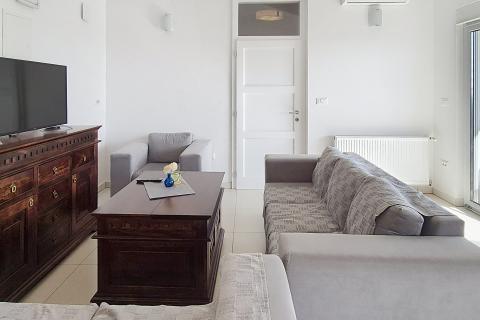 Istra, Ka&scaron;telir-Labinci - samostojeća kuća sa 3 stana, pogled more