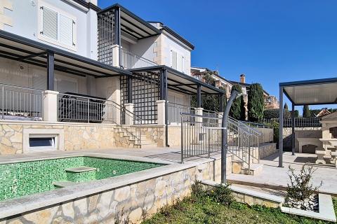 Istra, Ka&scaron;telir-Labinci - samostojeća kuća sa 3 stana, pogled more