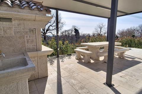 Istra, Ka&scaron;telir-Labinci - samostojeća kuća sa 3 stana, pogled more