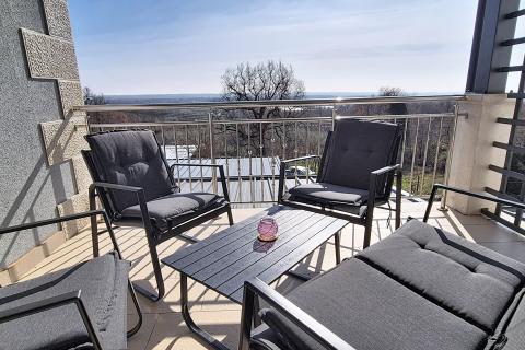 Istra, Ka&scaron;telir-Labinci - samostojeća kuća sa 3 stana, pogled more