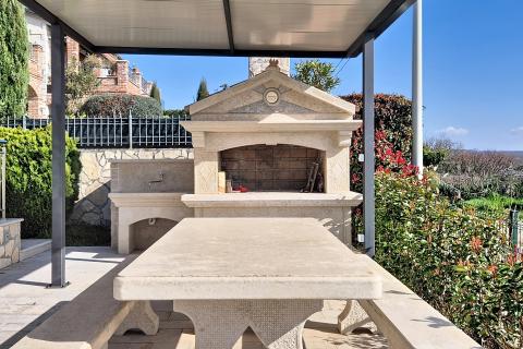 Istra, Ka&scaron;telir-Labinci - samostojeća kuća sa 3 stana, pogled more