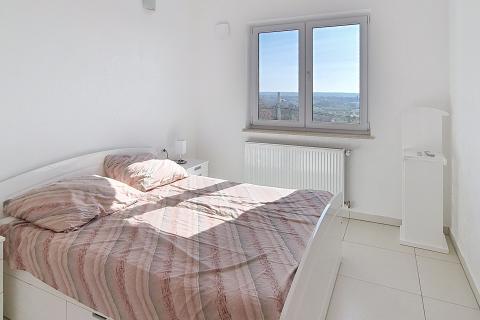 Istra, Ka&scaron;telir-Labinci - samostojeća kuća sa 3 stana, pogled more