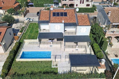 Istra, Ka&scaron;telir-Labinci - samostojeća kuća sa 3 stana, pogled more