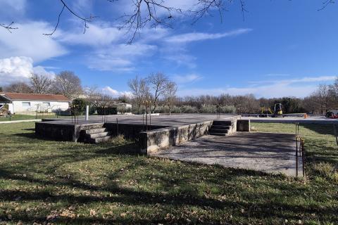 Bouwgrond Tinjan, 922m2