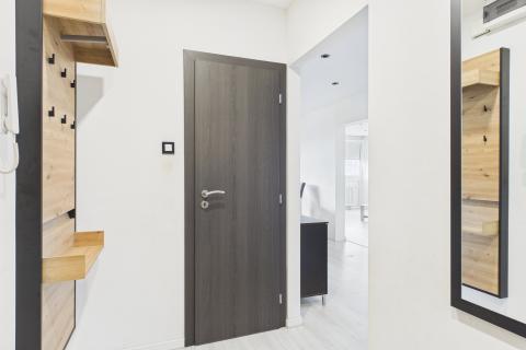 Zagreb, Travno, 66 m2 ,dvosoban stan s lođom, adaptiran