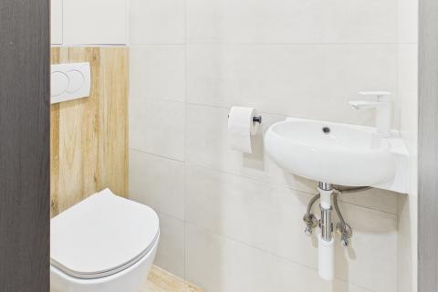 Zagreb, Travno, 66 m2 ,dvosoban stan s lođom, adaptiran