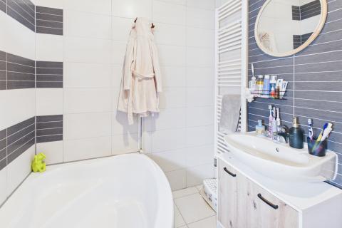 Zagreb, Sv. Klara, 88.75 m2, trosoban stan, terasa, VPM, spremi&scaron;te 