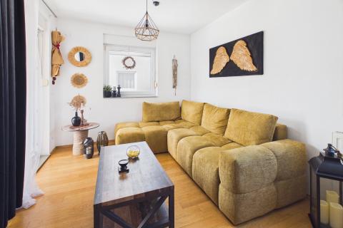 Zagreb, Sv. Klara, 88.75 m2, trosoban stan, terasa, VPM, spremi&scaron;te 