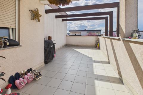 Zagreb, Sv. Klara, 88.75 m2, trosoban stan, terasa, VPM, spremi&scaron;te 